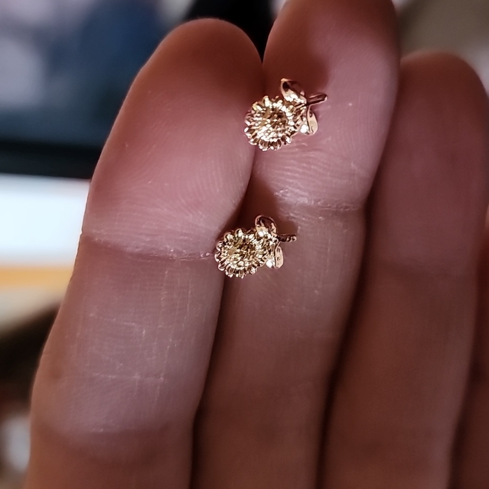 Sunflower studs - Picture 4 of 4